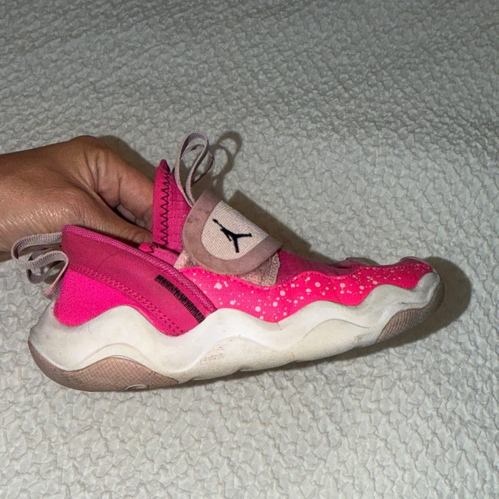 Kids Pink Nike Athletic sneakers toddler girl size 11 GUC
